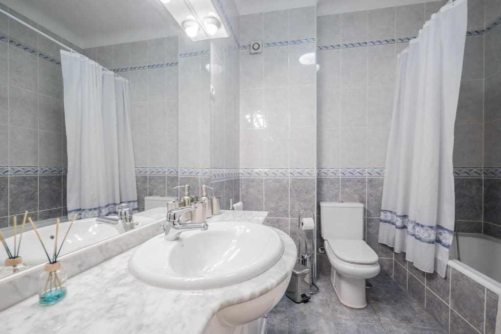 Apart Lisboa Confortavel 2 Quartos Com Terraco Odivelas  Eksteriør billede