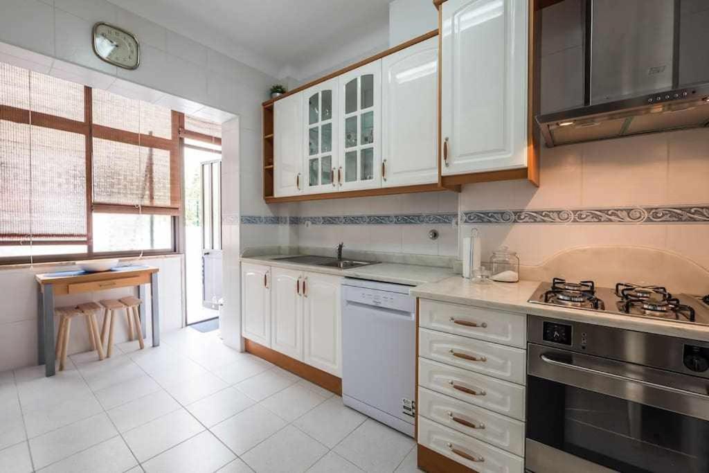 Apart Lisboa Confortavel 2 Quartos Com Terraco Odivelas  Eksteriør billede