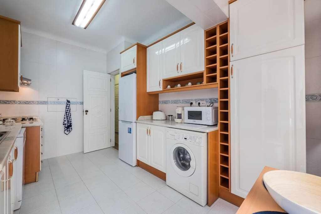 Apart Lisboa Confortavel 2 Quartos Com Terraco Odivelas  Eksteriør billede