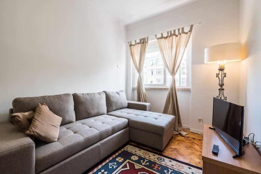 Apart Lisboa Confortavel 2 Quartos Com Terraco Odivelas  Eksteriør billede